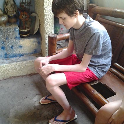 Romen kom med modern frysir och riktiga kläder fr Sverige, något hände