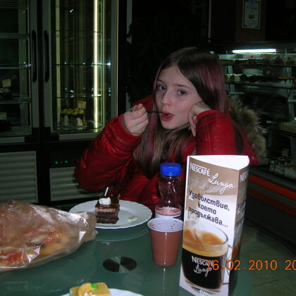 Сладкарница вс ден сл училище не може да резултира в "Пост-Травматичен Стрес-Синдром 9 год