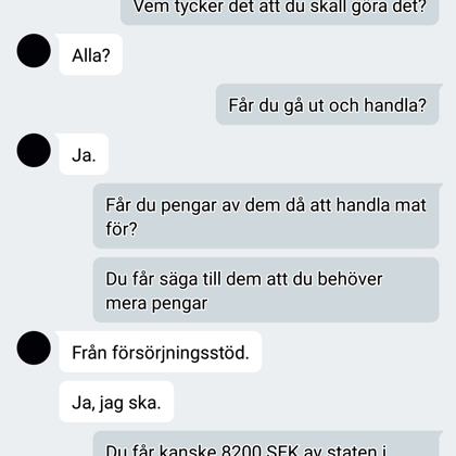 Alla stoppar Romen från att äta i gruppmatsalen på LSS-gruppboendet "Norrtull" i centrala 