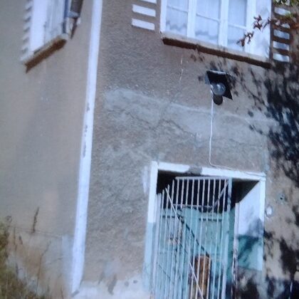 ул "Първа" 73, Липсва пушек по и около бялата вертикална линия