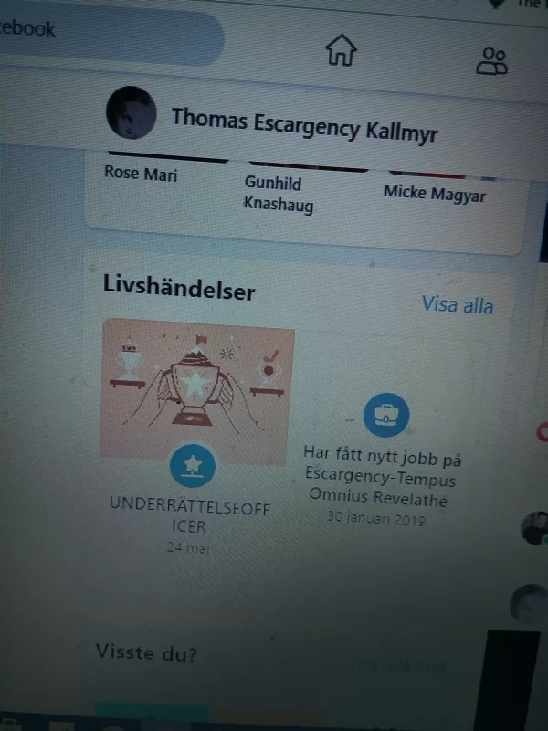skrattretande när en barnamördare och hälare upplever sig som trippelagent!